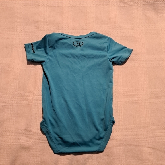 Under Armour boys 6/9 months blue body suit, snaps on the shoulder and bottom - Picture 2 of 3